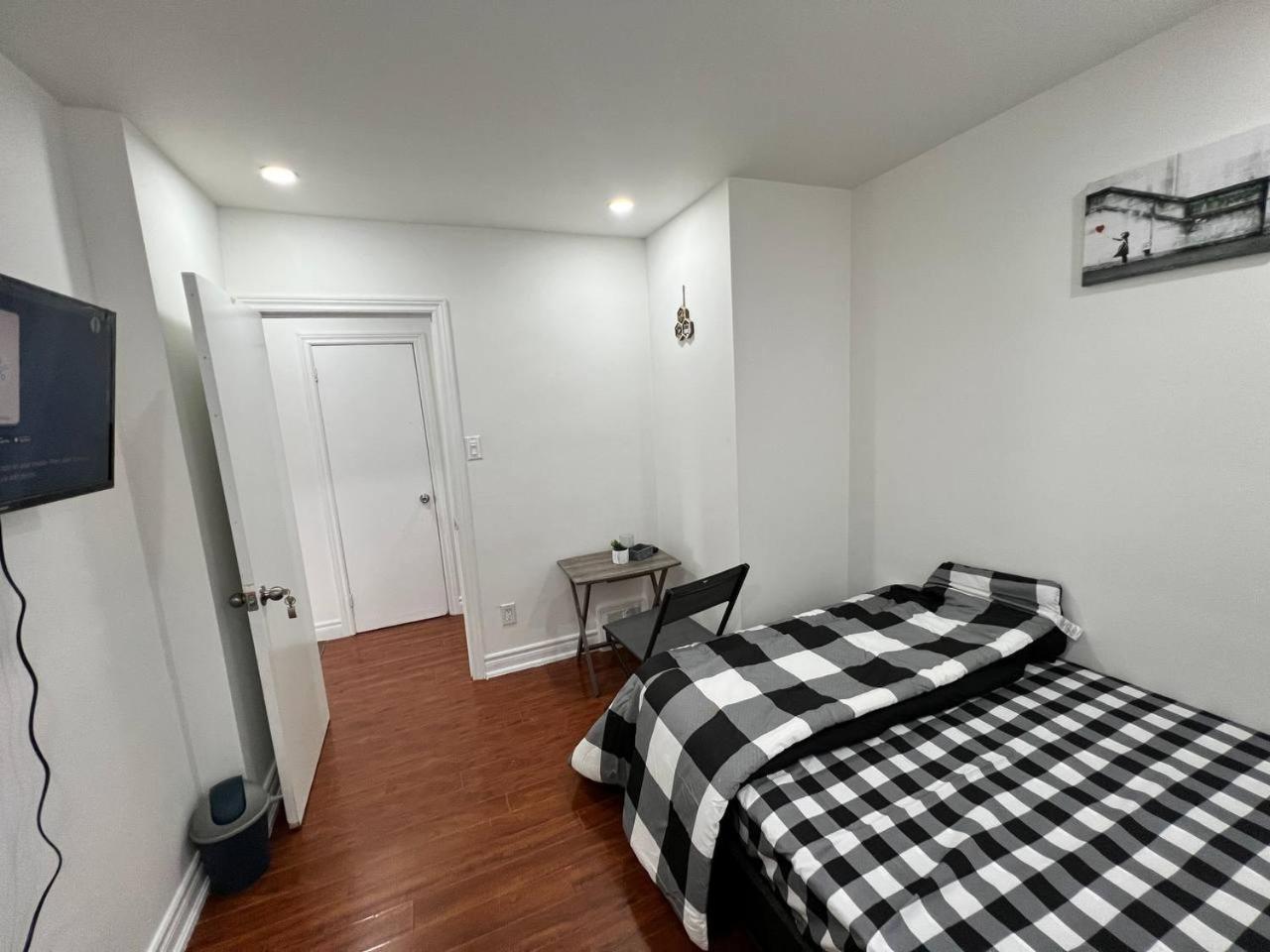 #1 Convvy-Nient Residence! Торонто Екстериор снимка