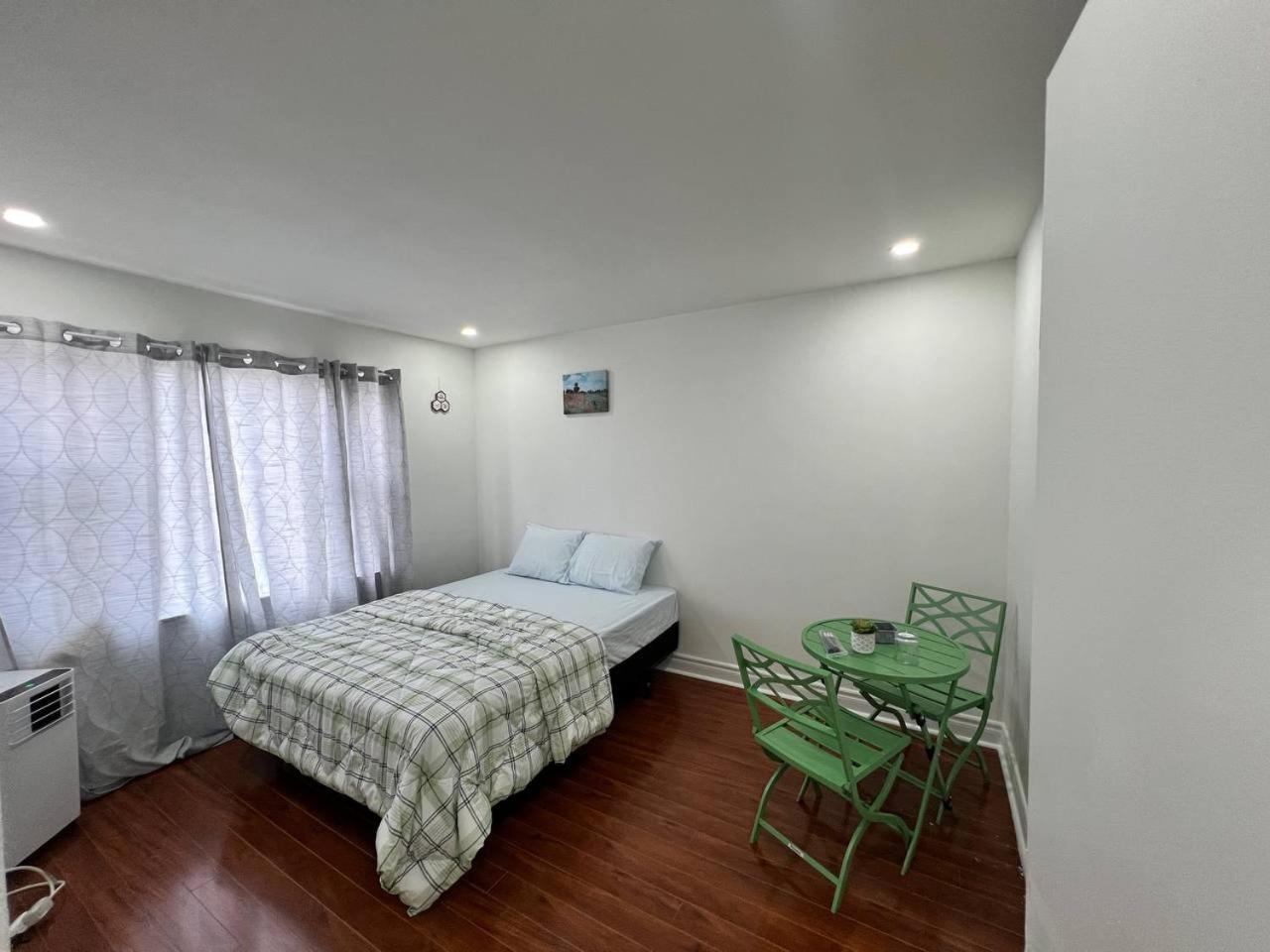#1 Convvy-Nient Residence! Торонто Екстериор снимка