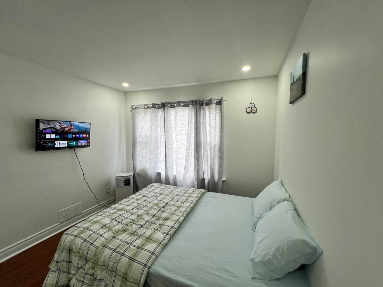 #1 Convvy-Nient Residence! Торонто Екстериор снимка