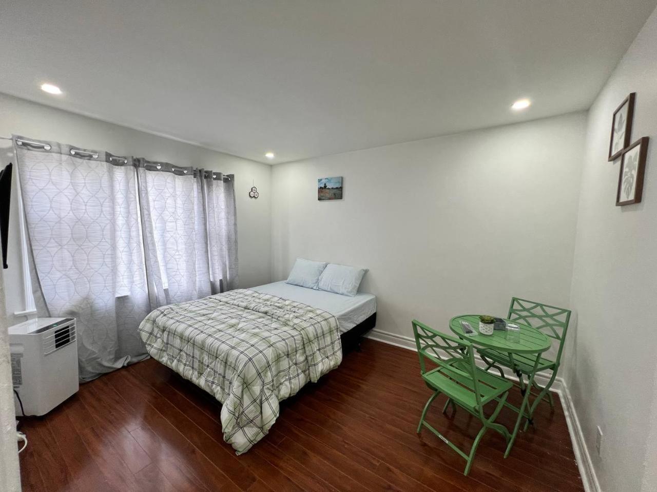 #1 Convvy-Nient Residence! Торонто Екстериор снимка