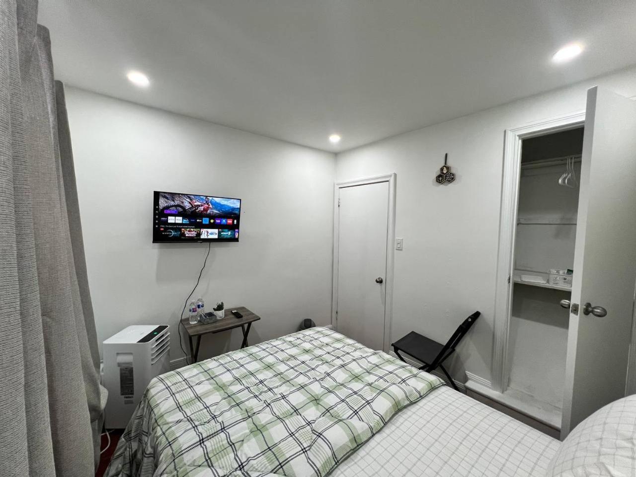 #1 Convvy-Nient Residence! Торонто Екстериор снимка