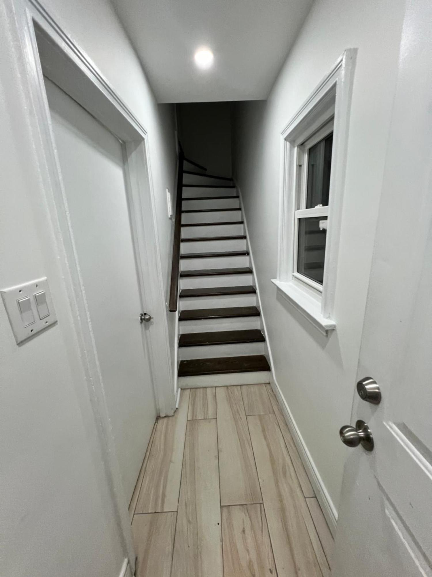#1 Convvy-Nient Residence! Торонто Екстериор снимка