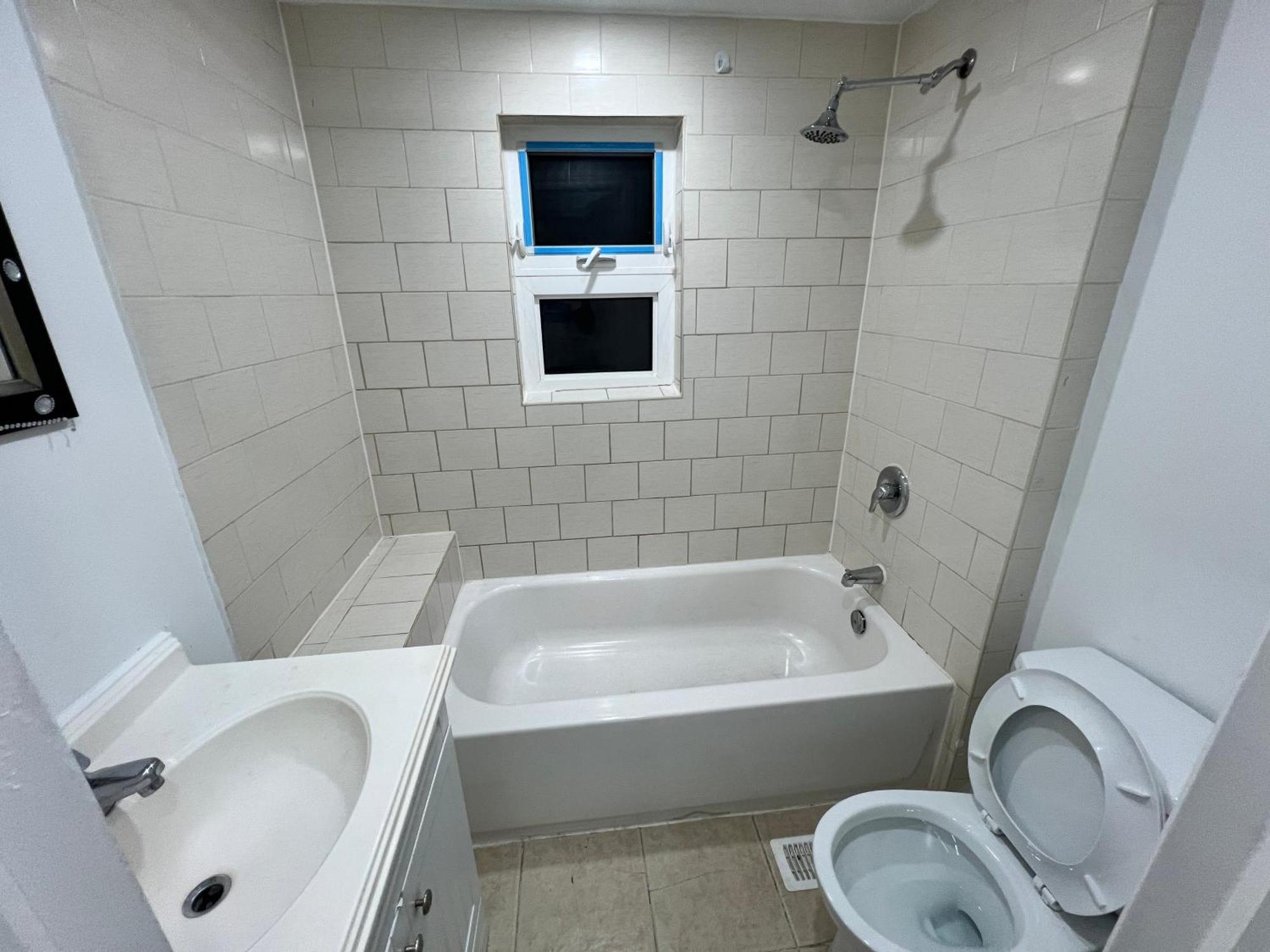 #1 Convvy-Nient Residence! Торонто Екстериор снимка