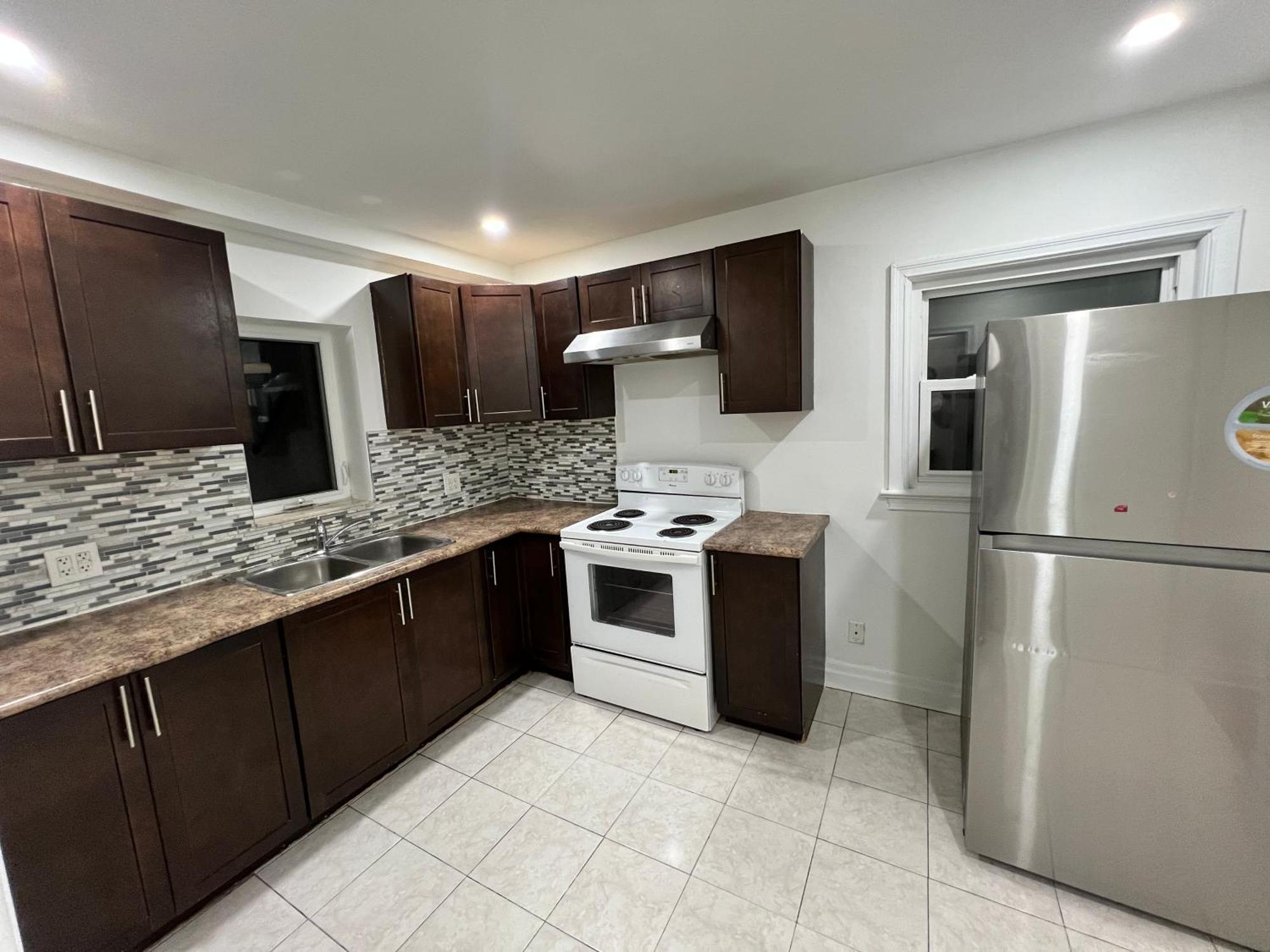 #1 Convvy-Nient Residence! Торонто Екстериор снимка